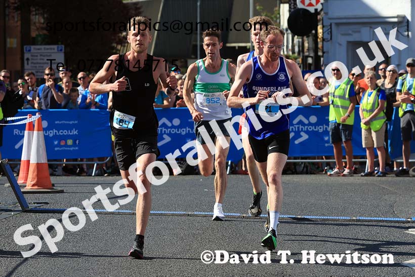 The 2024 Morpeth 10k Road Race.  Photo: David T. Hewitson/Sports for All Pics